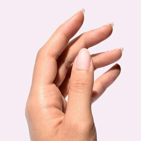 Le Mini Macaron Black Jelly Nail Serum NWT - Picture 3 of 3